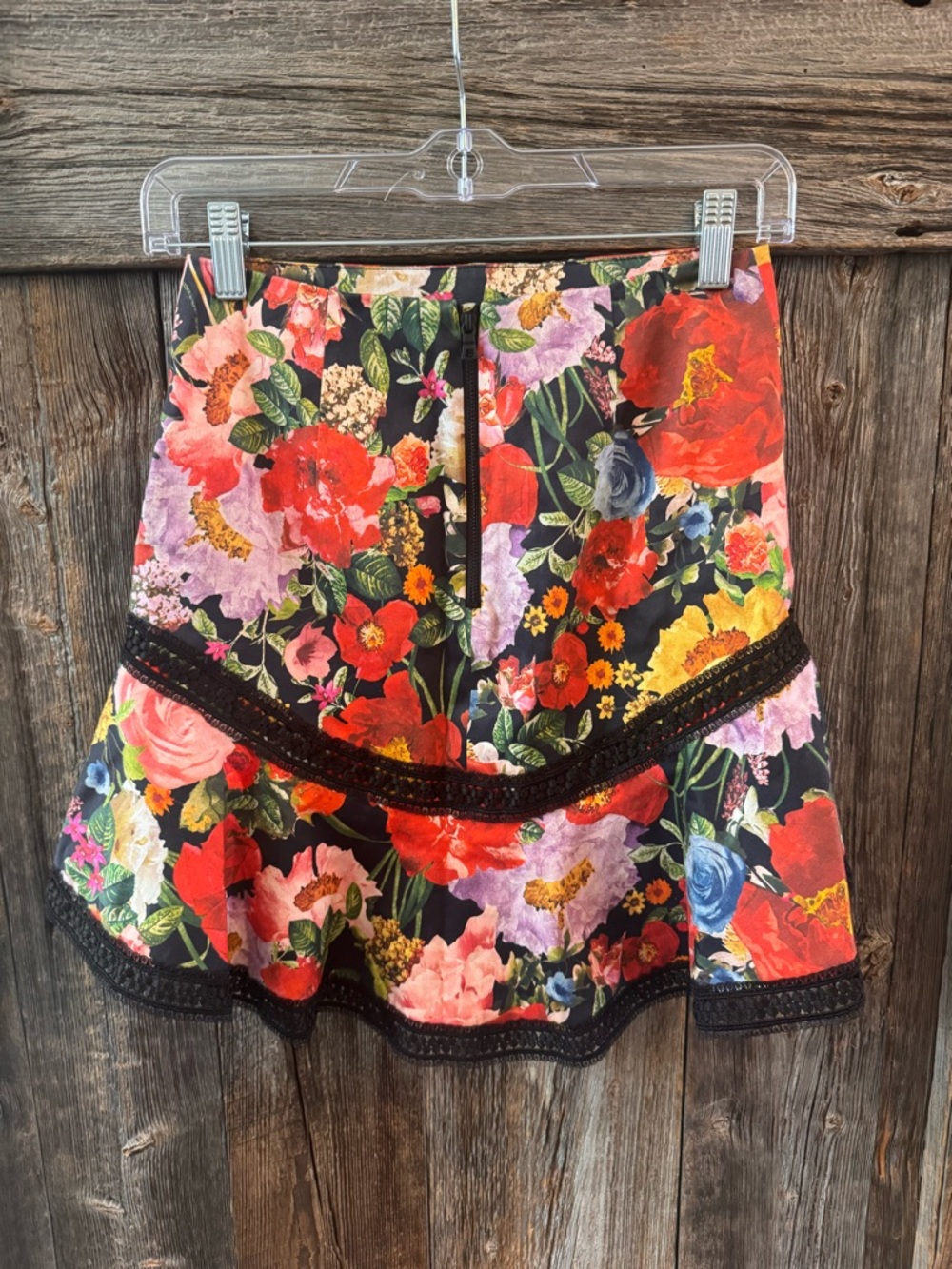Alice + Olivia Eriko Floral Lace Trim Skirt Size 0 Garden Print Flare Mini - Picture 4 of 8